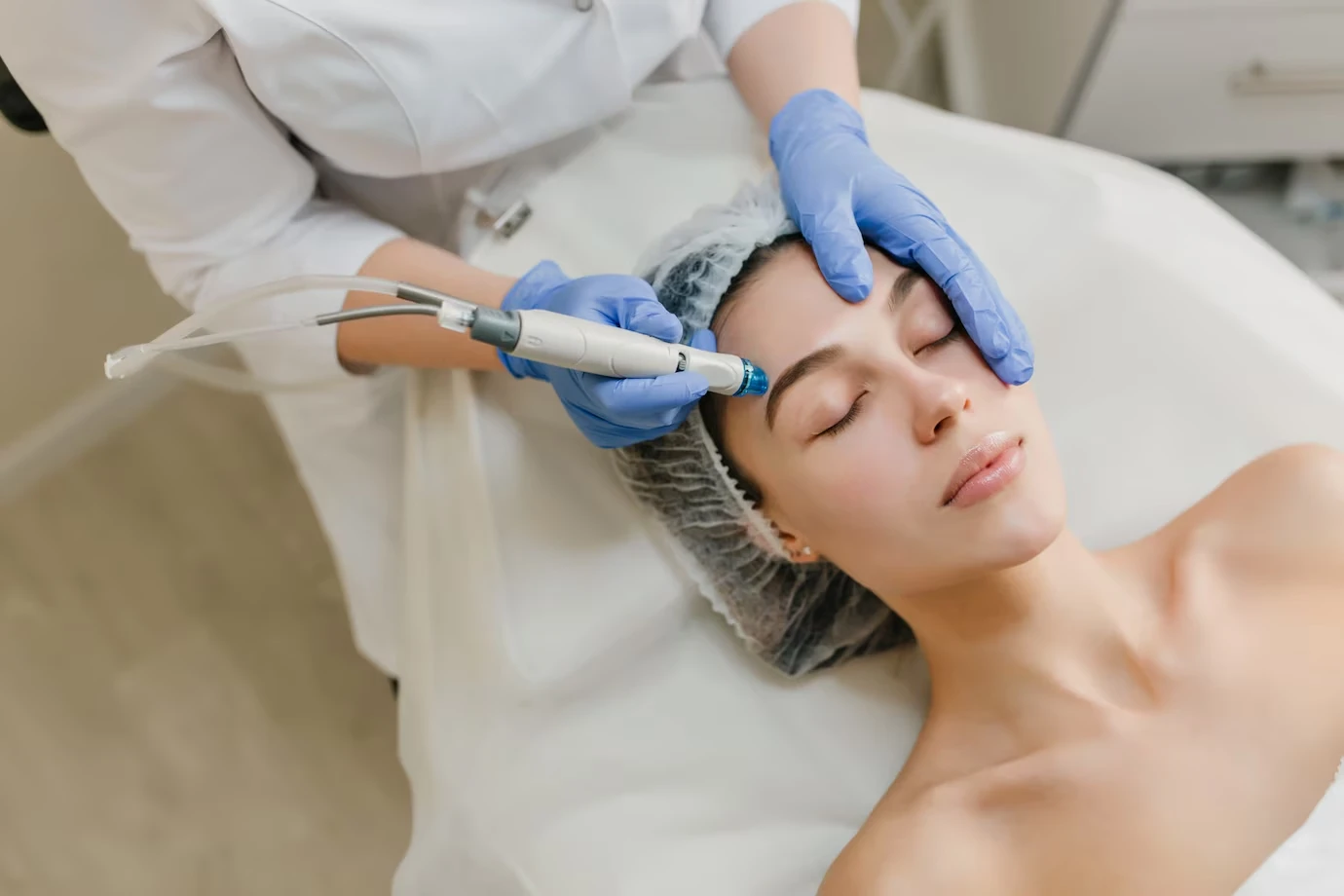 How HydraFacial Can Create a Gorgeous Holiday Glow