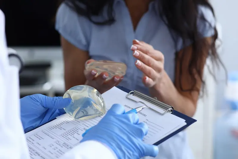 Tips for Choosing the Perfect Breast Implant Size